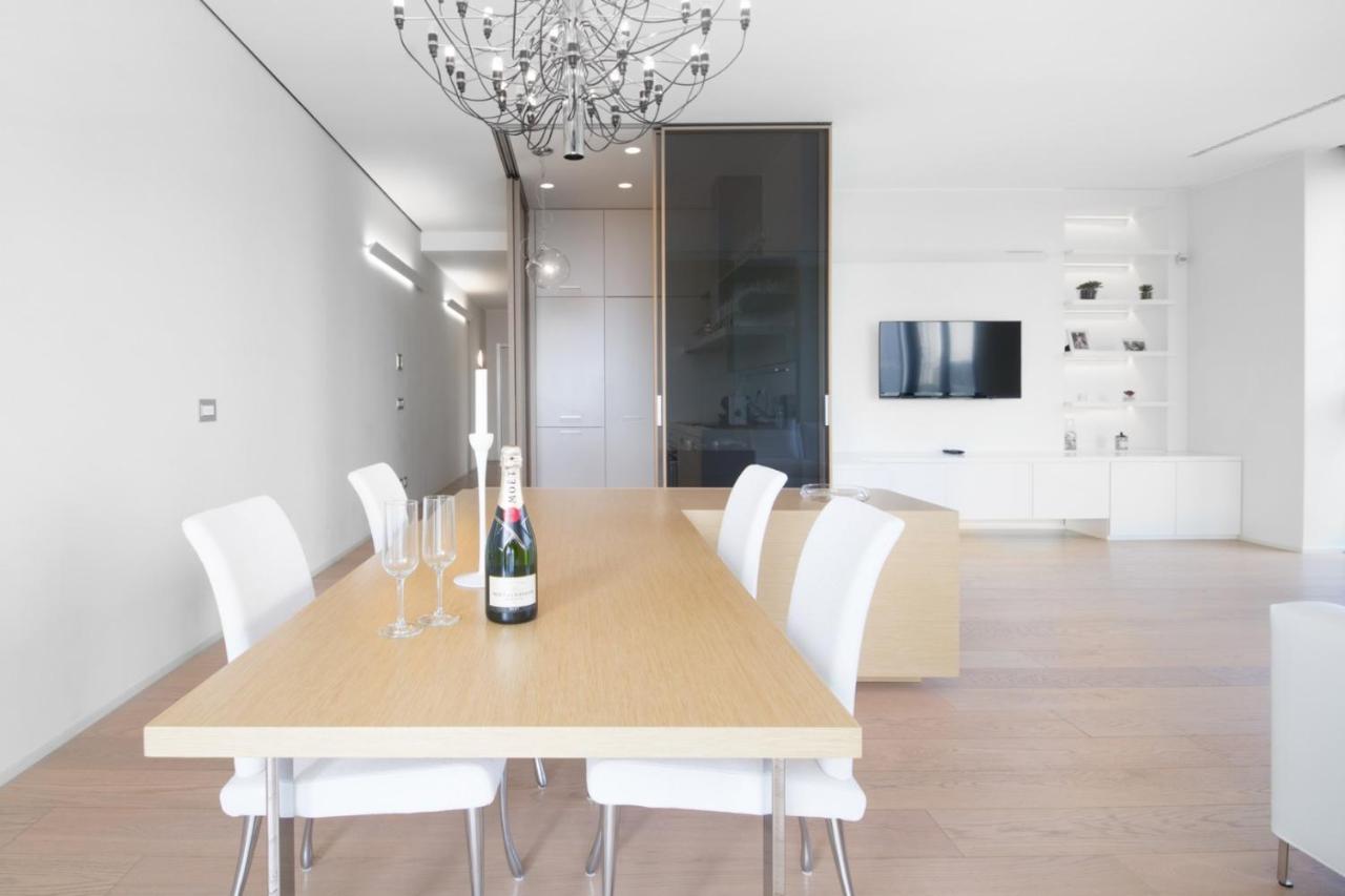 Stylish Elegant Suite In Torre Solaria With Exclusive Milan'S View Exteriör bild