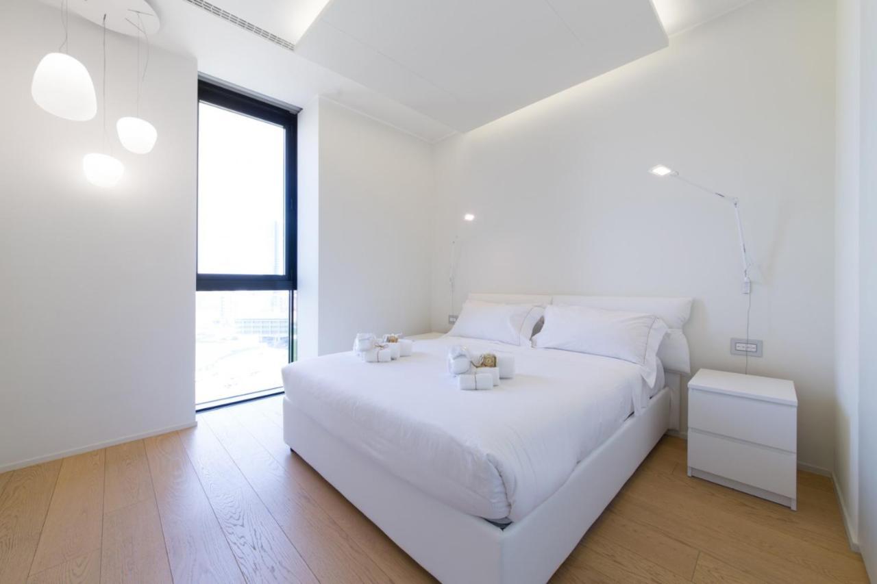 Stylish Elegant Suite In Torre Solaria With Exclusive Milan'S View Exteriör bild
