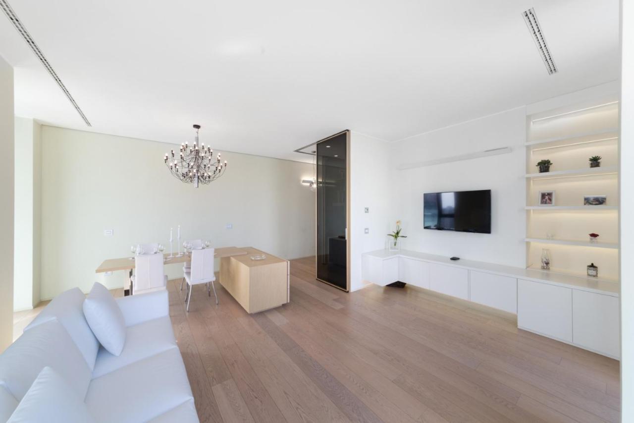 Stylish Elegant Suite In Torre Solaria With Exclusive Milan'S View Exteriör bild